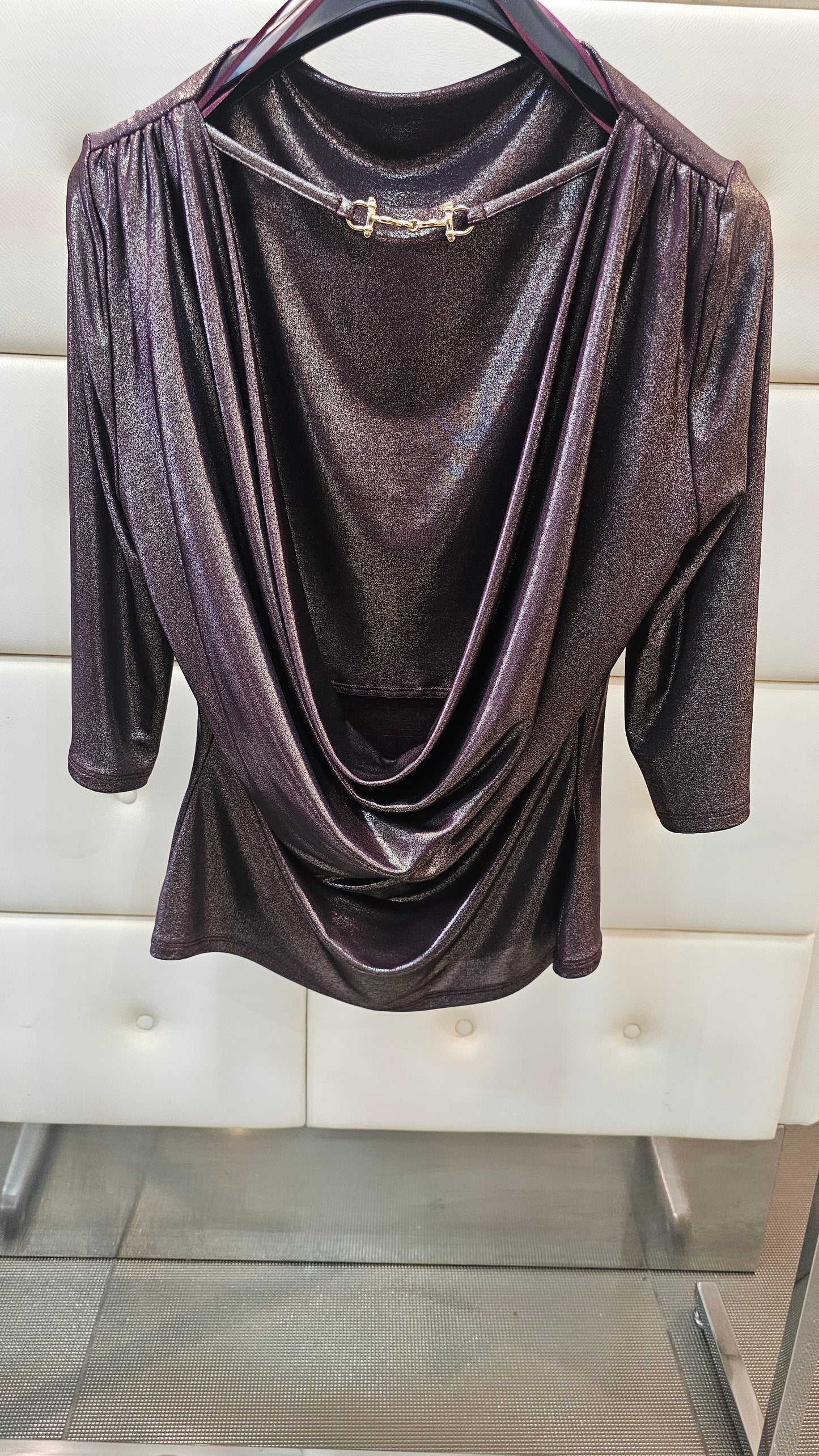 Maglia scollo tendina